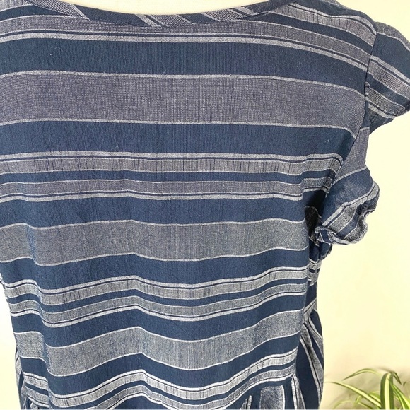Fred David, Plus Size 2X Blouse Ruffle Sleeve Striped Navy Blue Gray EUC - Picture 7 of 9